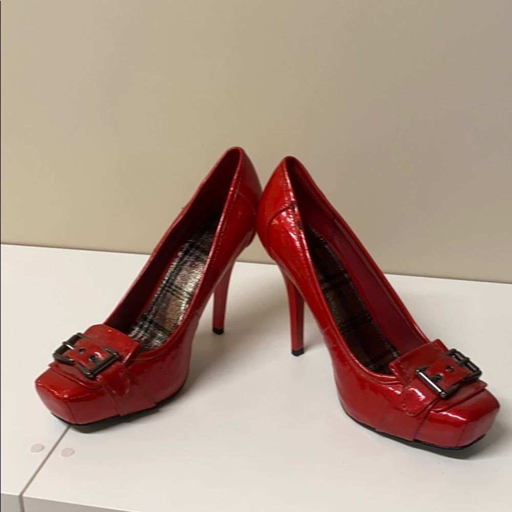 Anna Michelle heel